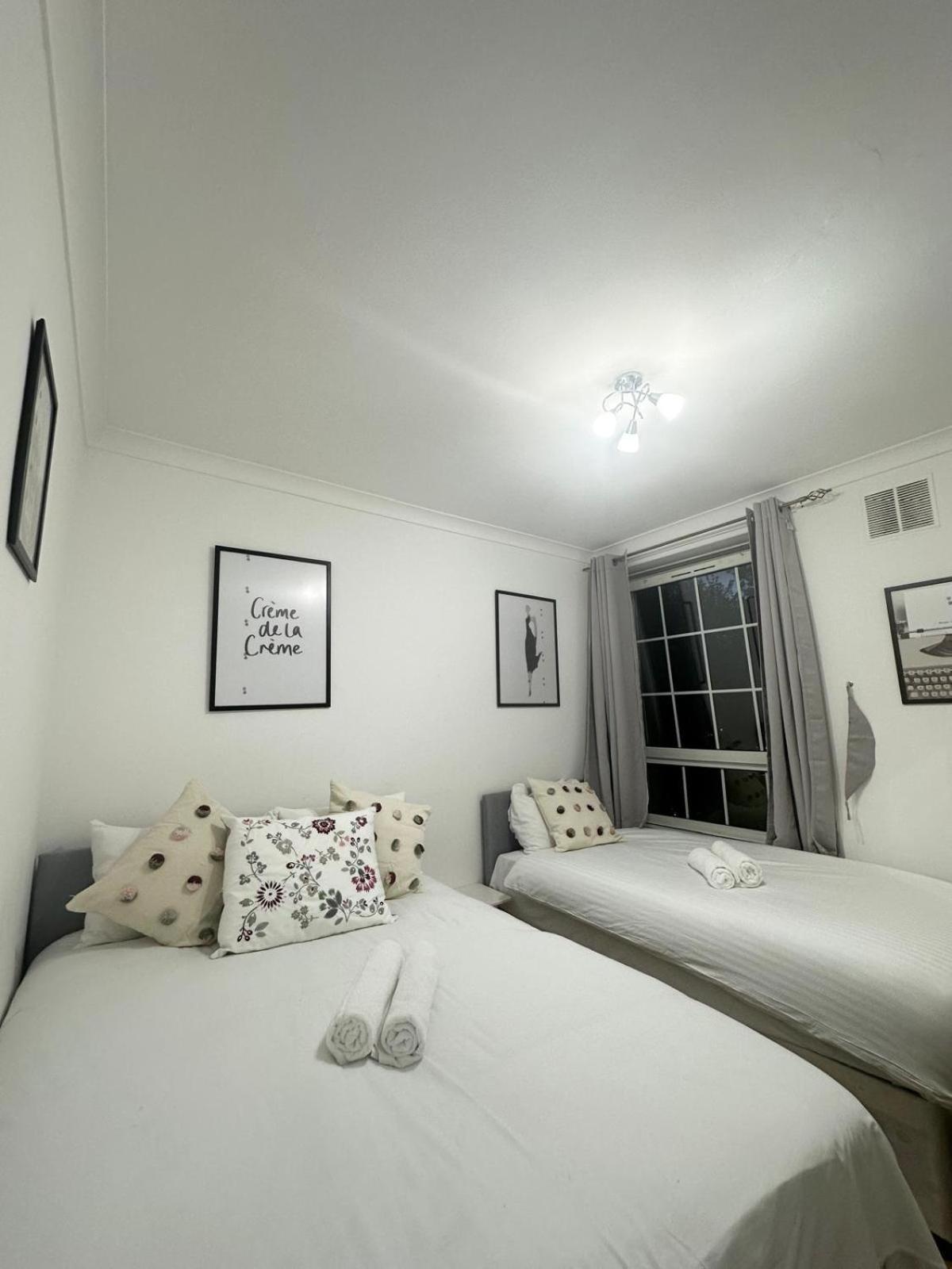 Budget Grey House London Exterior photo